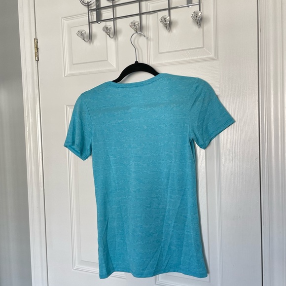 Nike Women’s Dry Fit T-Shirt - Size XS - Picture 3 of 4